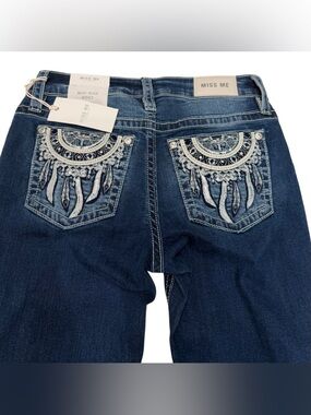 Miss Me Women’s Mid Rise Boot Cut  Blue Wash Jeans Size 29x32 NWT